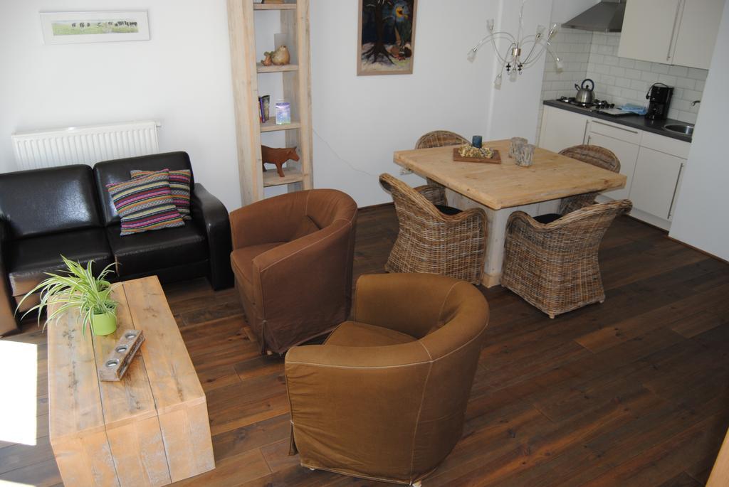 Stiens Appartementen Verhuur De Trijehoek מראה חיצוני תמונה